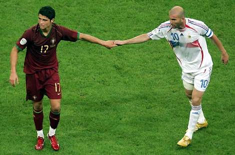 Zidane đề cử Ronaldo hay nhất thế giới